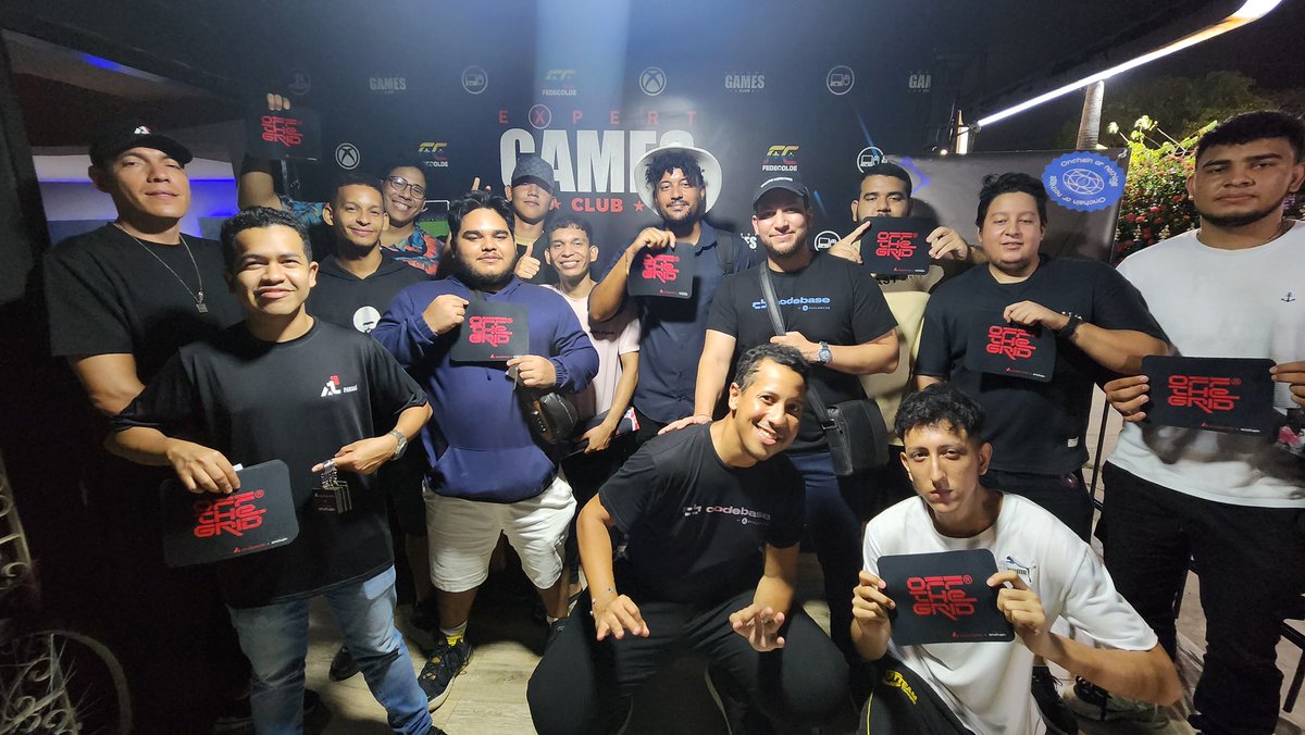 ctg_onchain's tweet image. GameNight Cartagena 🎮🔺

¿Cómo evoluciona el #gaming con #blockchain?

Presentamos Off The Grid (@playoffthegrid) de @GunzillaGames, un battle royale #Web3 construido sobre una subnet de @avax.

Que paso durante el evento? 🧵👇