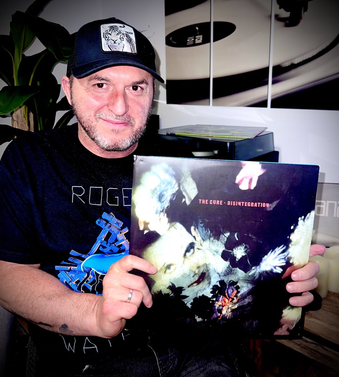 2 de mayo de 1989 <a href="/simplemindscom/">Simple Minds</a> publicaba Street Fighting Years <a href="/thecure/">The Cure</a> “Desintegration” y <a href="/thestoneroses/">The Stone Roses</a> su álbum debut #vinyl