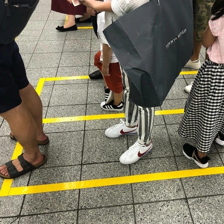 10. When preparing for an arriving train, passengers stand along the lines that mark the position of the doors of each car and the doors of the cars arrive exactly at these lines. Nobody pushes anyone and everyone waits calmly