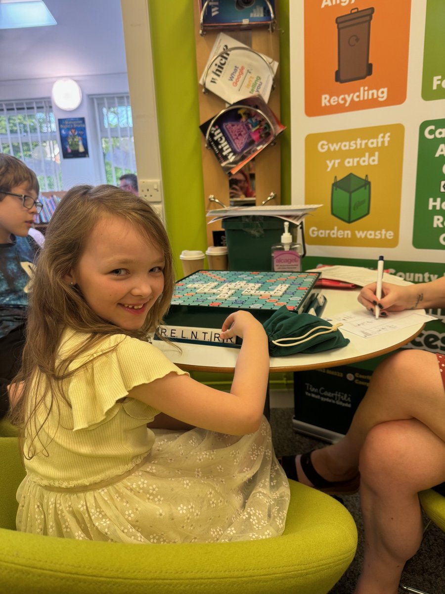 Dydd Gwener Scrabble! Perffaith ar gyfer y teulu cyfan

Scrabble Friday! Perfect for the whole family

#Scrabble #boardgames #Wordgames #nelson