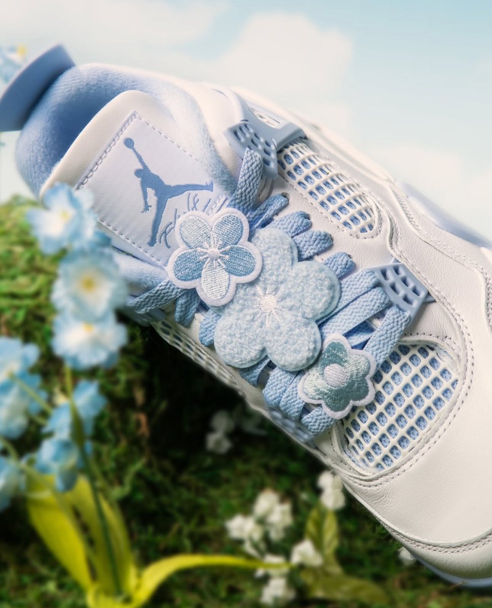 SNKR_TWITR tweet media