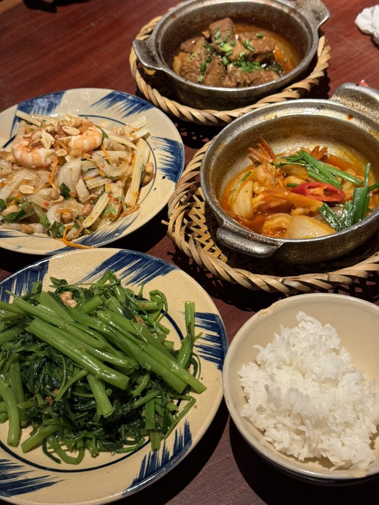 หม่ำๆ มื้อแรกที่เวียดนามค้าบ 🍲🤭