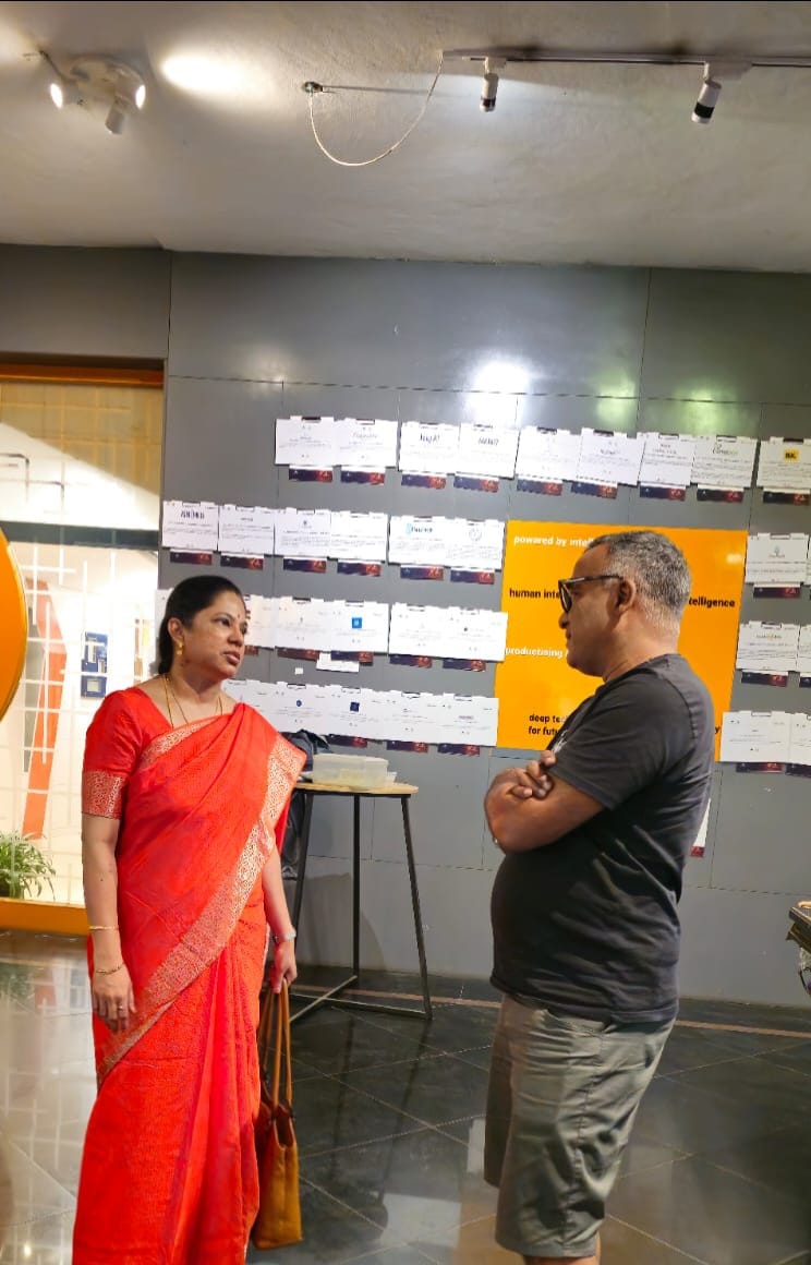 STPIHyderabad's tweet photo. Director @STPIHyderabad @KavithaC8 visited @iiit_hyderabad and interacted with Director and Professor, Co- Innovation of @iiit_hyderabad . Briefed about the #startup initiatives of @stpiindia and to explore the possibilities of collaboration @STPIIMAGECOE @arvindtw https://t.co/R7z26vSQDe