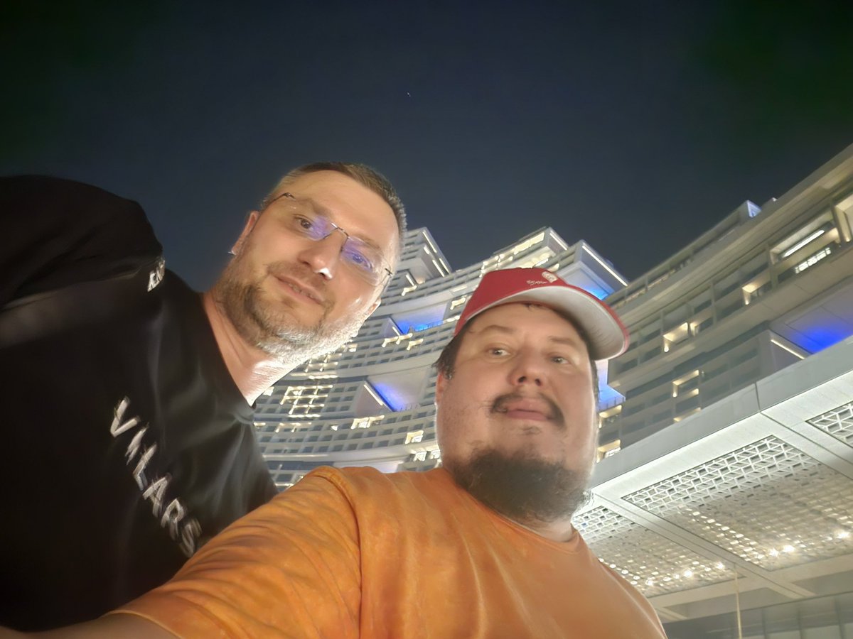the_greenfalcon's tweet image. Yesterday at #coinw event in terms of #Token2049Dubai #TOKEN2049Week #token2049 met legendary trader #vilarso and discussed new mind breaking #crypto project @CoinWOfficial @VilarsoFree @malisasoft @GenesisblockIT