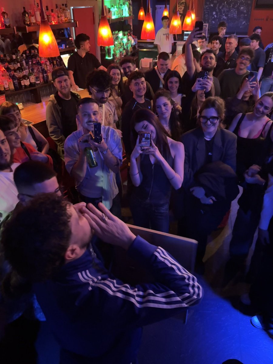 1 semana de “ENTRE LA FAMA” 🥂🤧⭐️