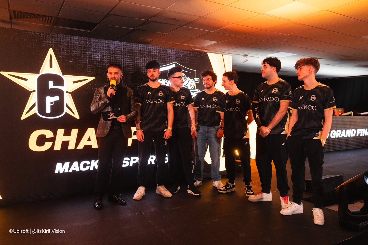 Simon Hill - Presenter, Commentator (@simonhofficial) on Twitter photo You’ll always be champions to us <a href="/mackoesports/">MACKO™ Esports</a> 👏
🎤 <a href="/R6esportsEU/">Rainbow Six Esports Europe</a>
📸 <a href="/ItsKirillVision/">Kirill 📸</a> You’ll always be champions to us <a href="/mackoesports/">MACKO™ Esports</a> 👏
🎤 <a href="/R6esportsEU/">Rainbow Six Esports Europe</a>
📸 <a href="/ItsKirillVision/">Kirill 📸</a>