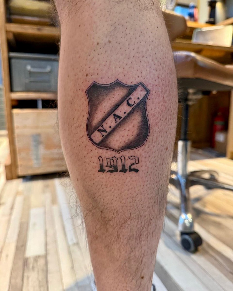 Nieuwe #tattoo 
Blij mee! 💛🖤👏🏻
#nacpraat <a href="/NACnl/">NAC Breda 💛🖤</a> <a href="/BSideRats/">B-Side Rats</a> <a href="/FanzineDeRat/">Fanzine De Rat</a> #nacbreda