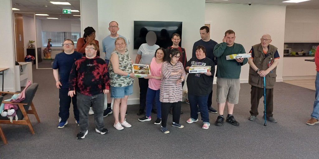 Papworth_Trust's tweet image. Customer from Day Opportunities South Cambridgeshire were given refreshments by Unity Campus Cambridge. What a lovely gesture to welcome them to the community here in Sawston. Thanks from all of us for the lovely food!
 
#Sawston #UnityCampus #PapworthTrust
