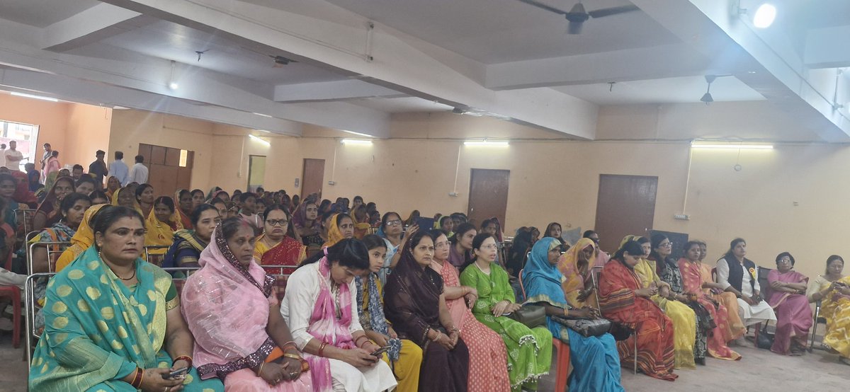 जनपद कुशीनगर
एक राष्ट्र - एक चुनाव जनजागरण अभियान .........
नगरपालिका परिषद कुशीनगर के सभागार में एक राष्ट्र - एक चुनाव को लेकर महिला सम्मेलन में रहना हुआ.............
#OneNationOneElection