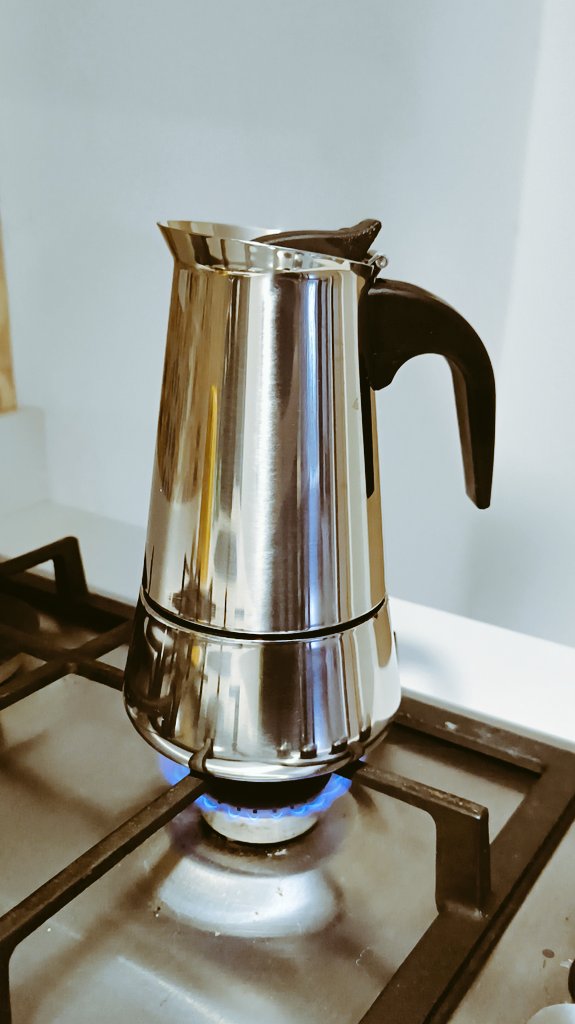 Me regalaron nueva cafetera y ando de felicidad pura!