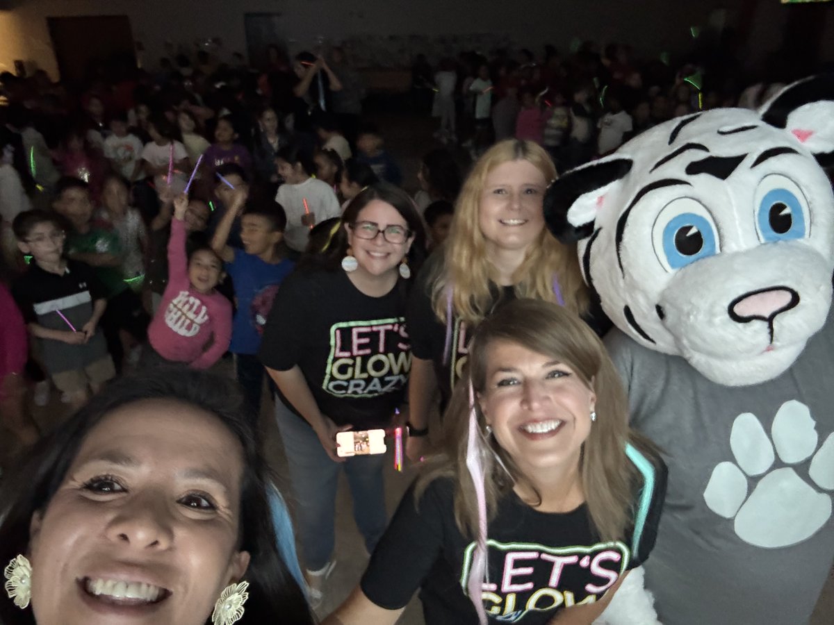 Liz Hilcher (@teshilcher) on Twitter photo We had such a fun time at our GLOW pep rally gearing up for iReady end of year diagnostics! #TESleads <a href="/TimberlineNews/">Timberline Elementary School</a> We had such a fun time at our GLOW pep rally gearing up for iReady end of year diagnostics! #TESleads <a href="/TimberlineNews/">Timberline Elementary School</a>