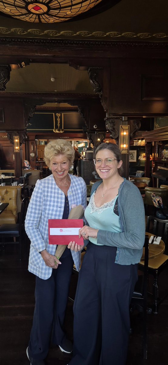 Lovely to meet up with Vicky again for a pink envelope moment for <a href="/UKYouth/">UK Youth</a> This will go to <a href="/AvonTyrrell/">Avon Tyrrell</a> in the New Forest so that families with disabled/disadvantaged children enjoy the beautiful outdoor activities together #disadvantage #outdoors #families #MentalHealthMatters