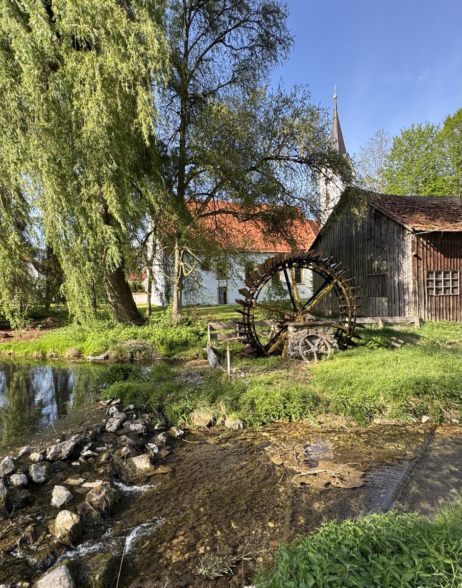 „Das sogenannte Romantische einer Gegend ist ein stilles Gefühl des Erhabenen unter der Form der Vergangenheit.“

- Goethe 

⁦<a href="/DailyGoethe/">GOETHE</a>⁩