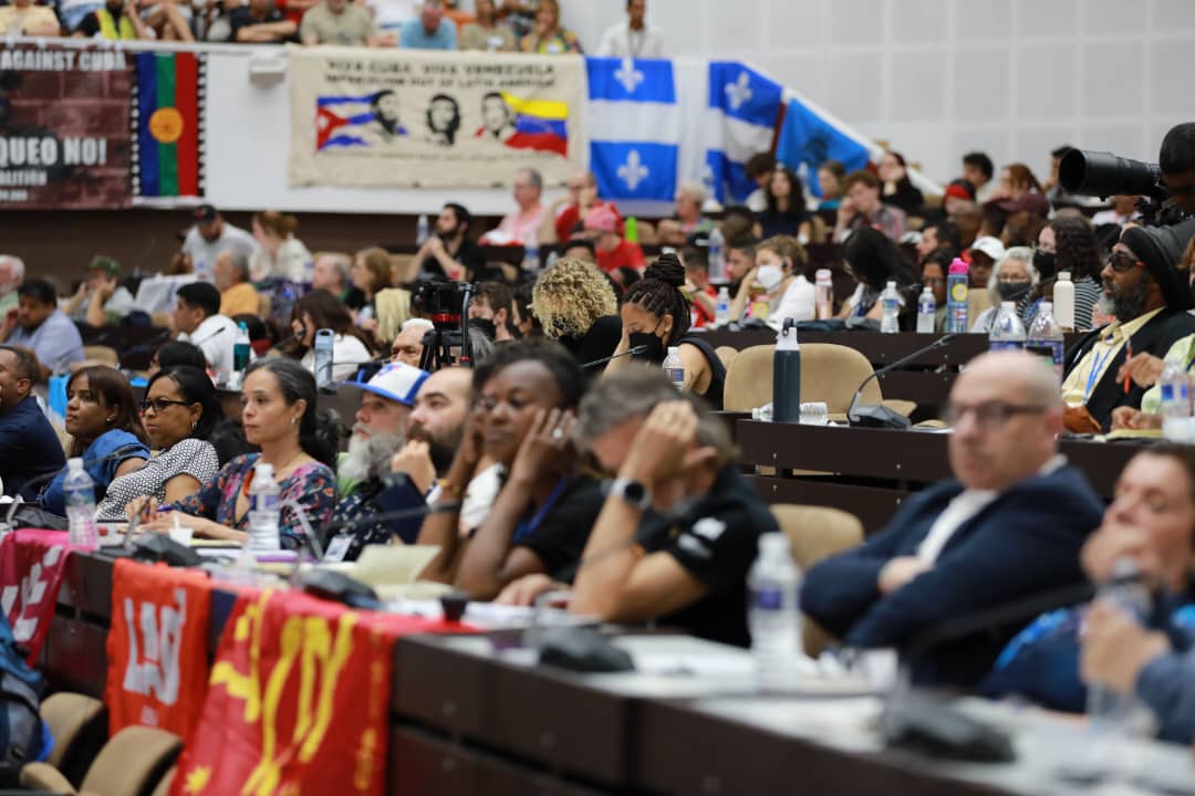 La Revolución cubana, guiada por sentimientos humanistas despierta la solidaridad de diversas organizaciones en el mundo. En La Habana #Cuba, una representación de ellas también demostró su antiimperialismo y la oposición al  fascismo. Presentes <a href="/DiazCanelB/">Miguel Díaz-Canel Bermúdez</a> y <a href="/DrRobertoMOjeda/">Dr. Roberto Morales Ojeda</a>