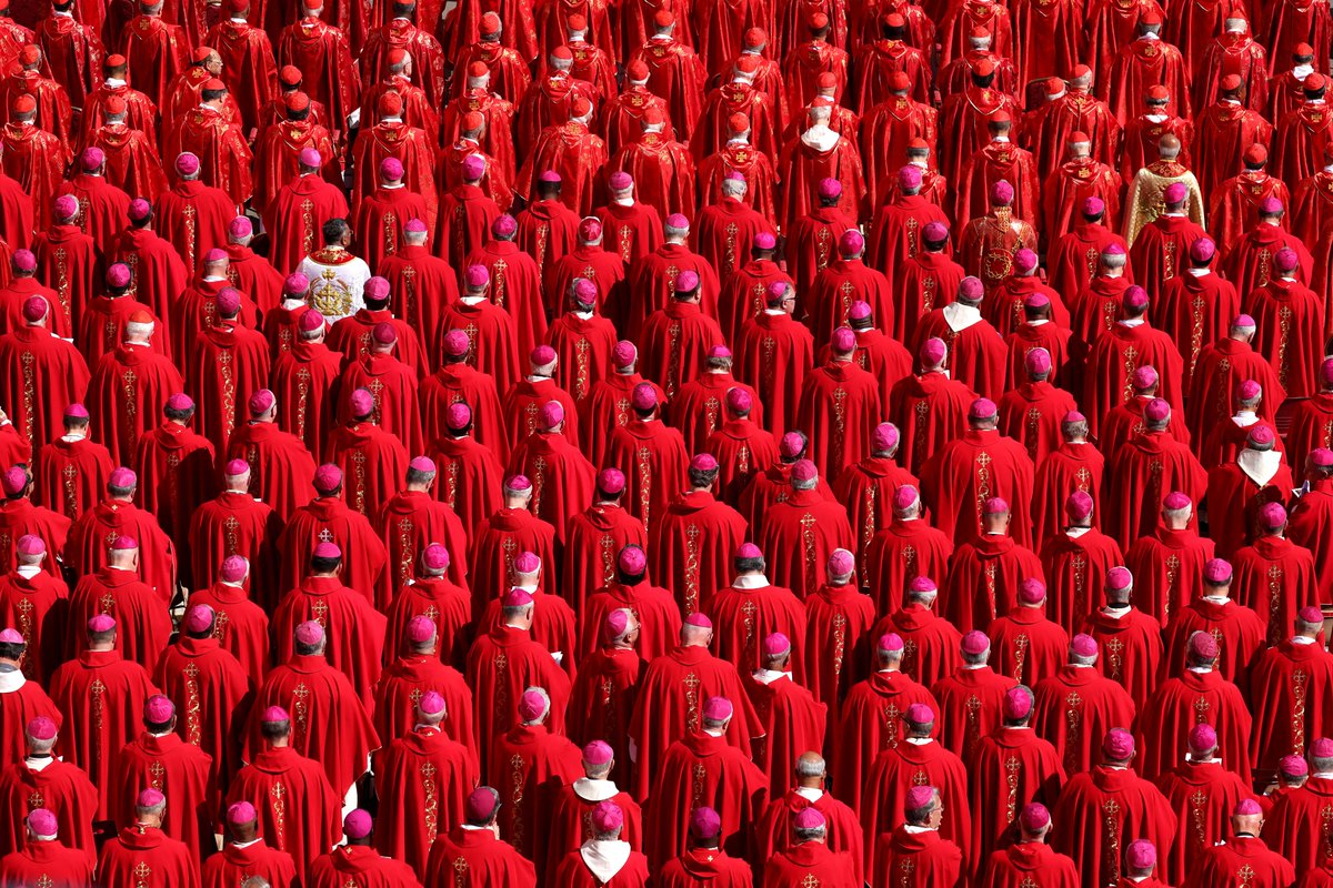 Photos of the Week: May Day, Fire Festival, Finger Wrestling - 28 images from the past seven days, including a sandstorm in northeastern Syria, the funeral of Pope Francis at the Vatican, a motorcycle-sidecar race in England, and much more theatln.tc/N91wjuAI