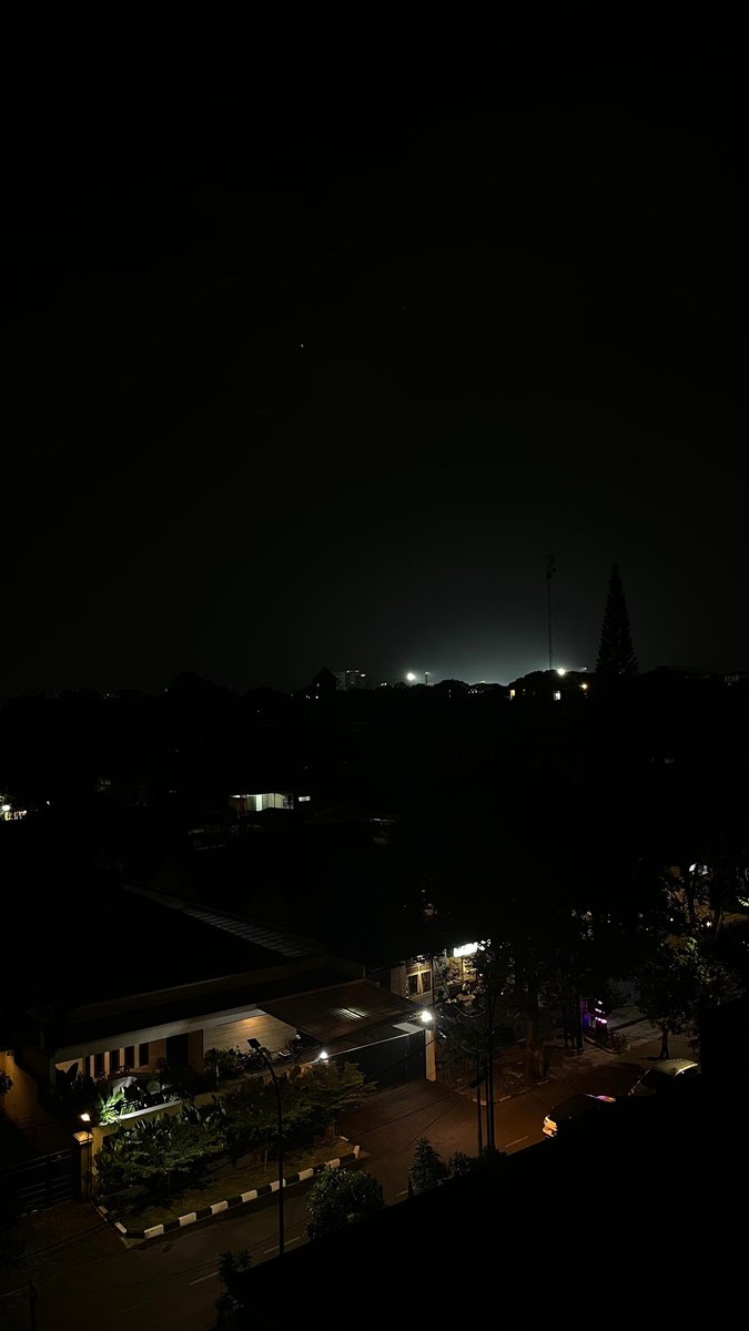 grlo0ve's tweet photo. will always be a girl who loves the vibes of the city at night https://t.co/PbnLeYlUEM