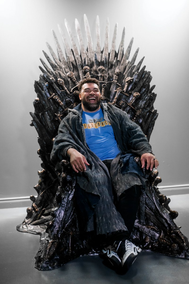 The new King in the North ⚔️

Cameron Heyward having a great time on the Emerald Isle ☘️