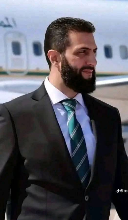 سيادة الأراضي السورية ورئيسها  #خط_أحمر
والسيد الرئيس لا يمثل نفسه فقط، هو يمثل الشعب السوري الذي انتصر بعد 14 سنة من القتال مع عصابة الإجرام. 

#كلنا_أحمد_الشرع