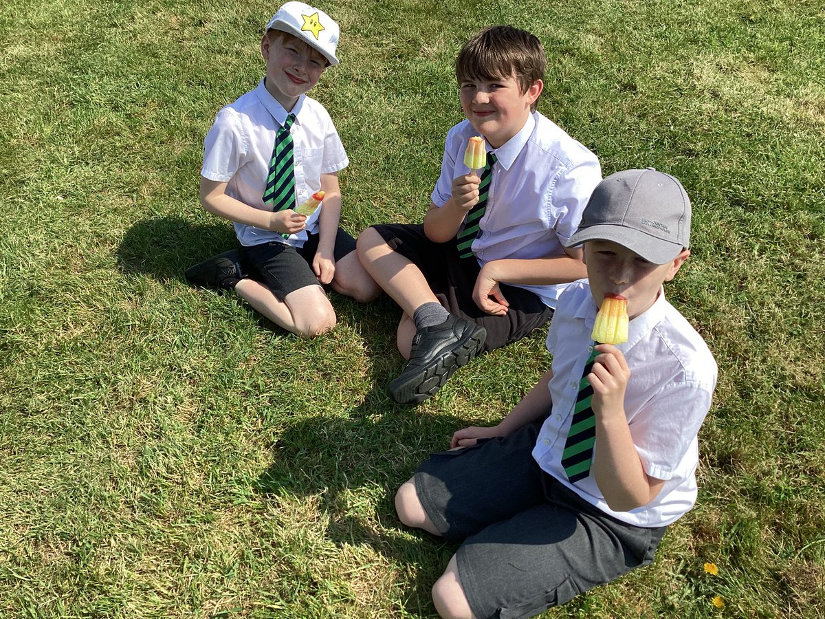 A great way to end the week in the sun with our friends! <a href="/PoppyfieldSch/">Poppyfield Primary Academy</a>