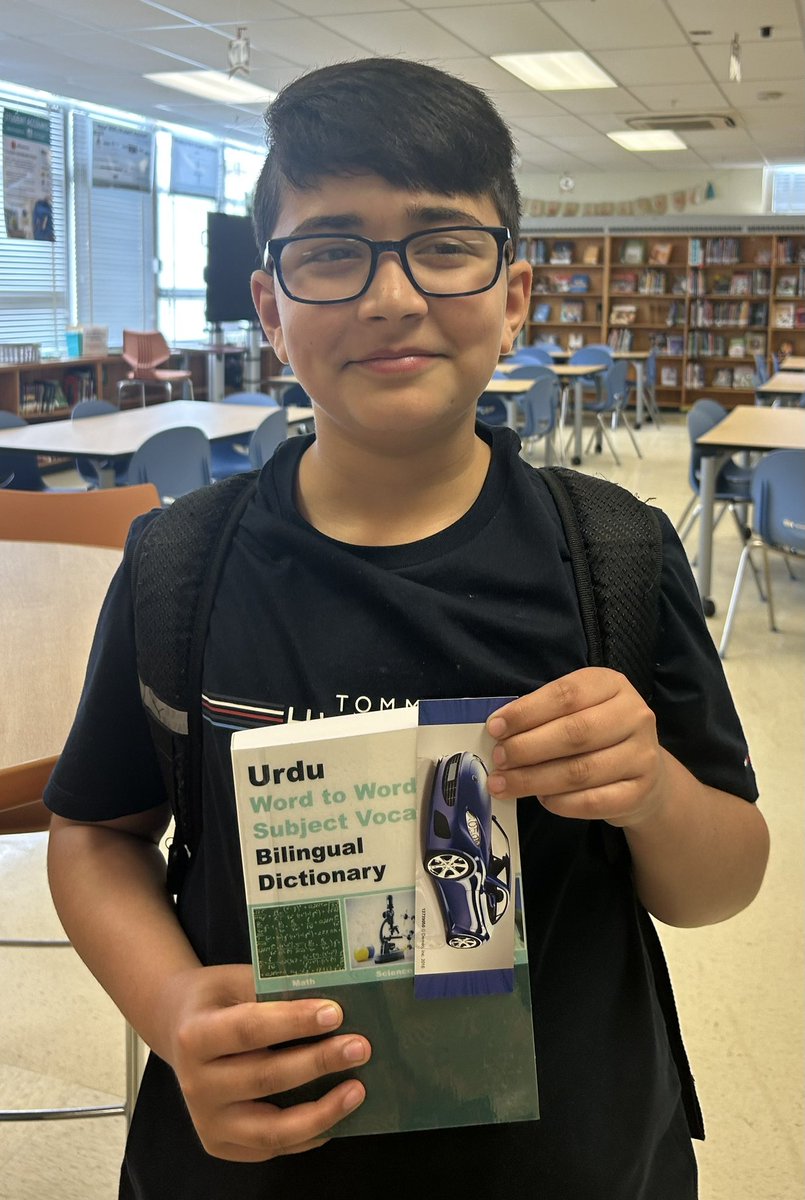 AmySamay's tweet image. #fmsteaders are excited to check books written in their heritage languages. We have new arrivals in Ukrainian, Urdu, Pashto, and Spanish. @BCPSLMP @SchifferB @Fschrader1