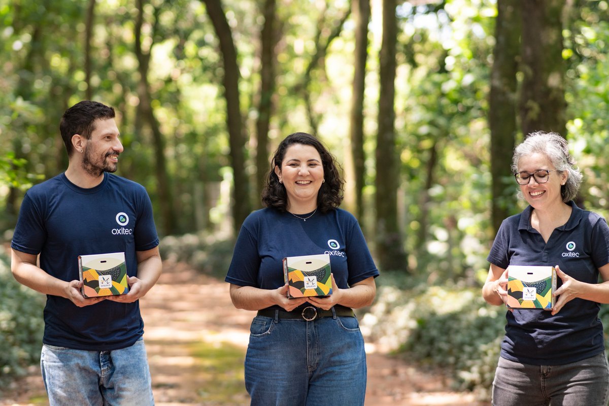 Oxitec (@oxitec) on Twitter photo 📰<a href="/politico/">POLITICO</a>'s Future Pulse newsletter spotlights Oxitec’s mission to end #dengue.
We’re scaling two innovative tools to protect communities:
✅ Friendly™ mosquitoes to suppress Aedes aegypti
✅ Sparks™ Wolbachia to block dengue transmission
Read more: politico.com/.../29/ai-and-… 📰<a href="/politico/">POLITICO</a>'s Future Pulse newsletter spotlights Oxitec’s mission to end #dengue.
We’re scaling two innovative tools to protect communities:
✅ Friendly™ mosquitoes to suppress Aedes aegypti
✅ Sparks™ Wolbachia to block dengue transmission
Read more: politico.com/.../29/ai-and-…