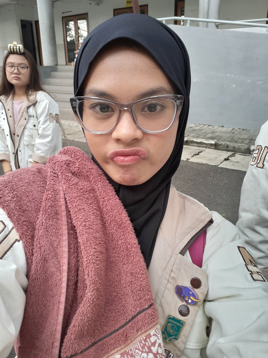 wippzyyy's tweet photo. :3 maw mandi lagiee https://t.co/MPkFFPcjgr