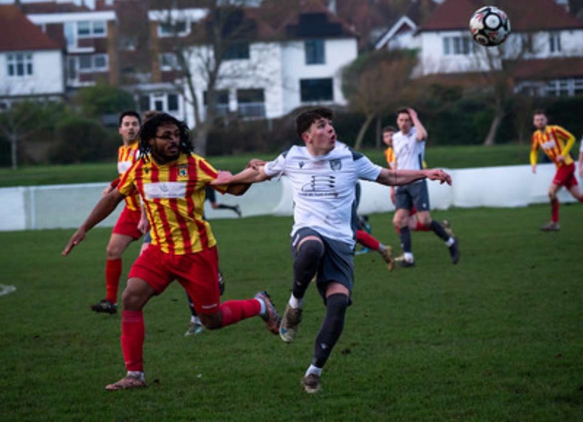 T.private01 (@t_private01) on Twitter photo Wanna thank everyone at Lingfield for giving me the chance to play for this great club, can’t wait for next season with the boys ❤️💛<a href="/Lingfield_FC/">Lingfield FC ⚽️</a> #upthelingers Wanna thank everyone at Lingfield for giving me the chance to play for this great club, can’t wait for next season with the boys ❤️💛<a href="/Lingfield_FC/">Lingfield FC ⚽️</a> #upthelingers