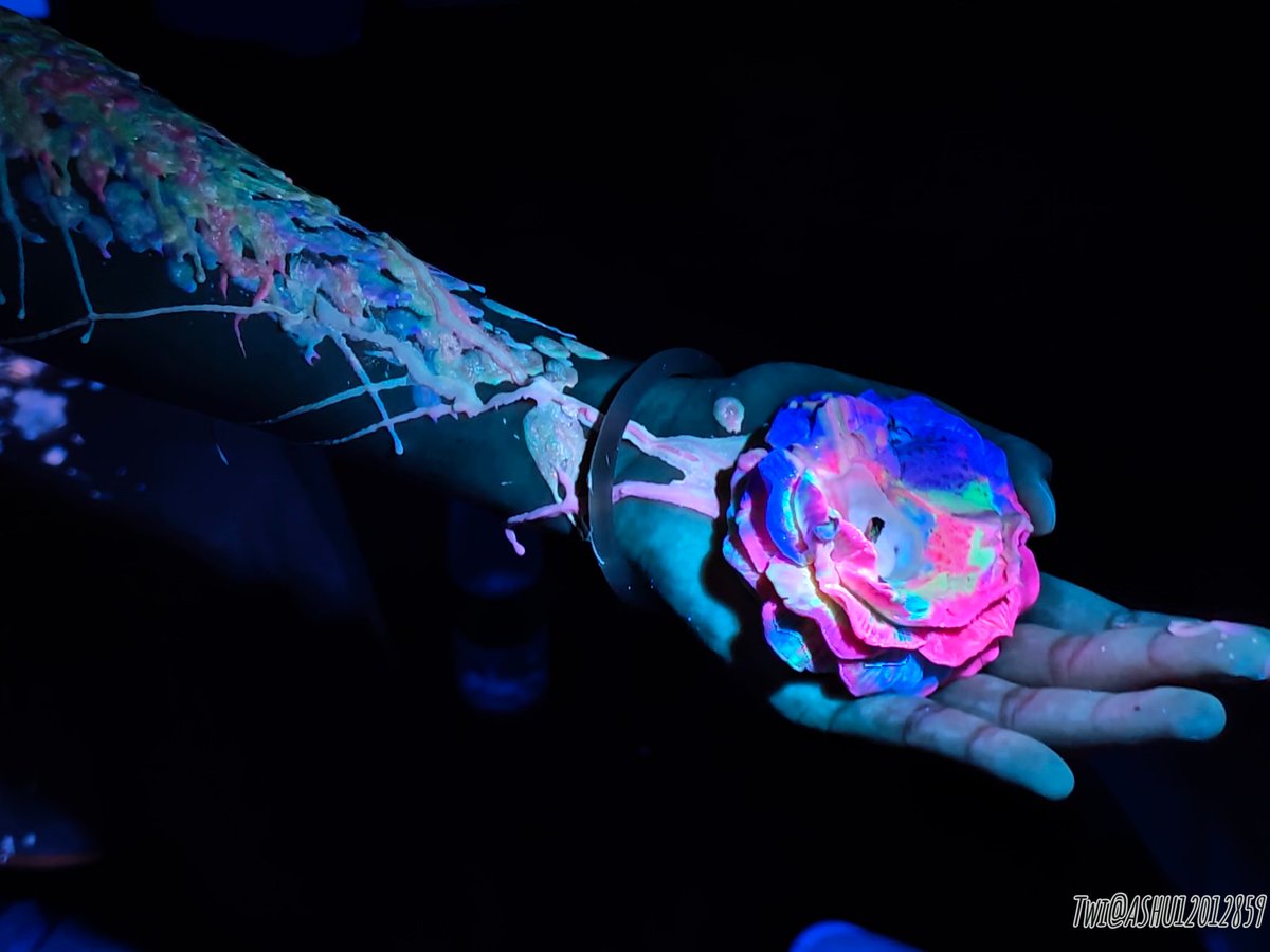 是<a href="/PiKaPiccc/">皮卡皮</a>的超好闻夜光蜡烛和我的超绝大花臂hhh

#滴蜡 #BDSM