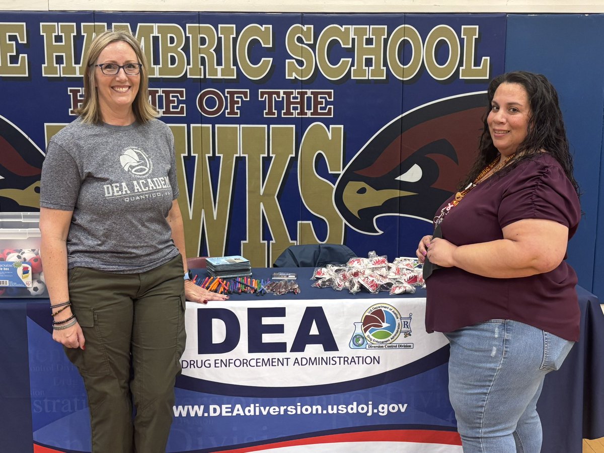 Melissa Hernandez (@melissab_jhs) on Twitter photo Professionals sharing insights on their career at the 🪺!! Bringing Hawk community members and leaders to showcase skills for student success!!👏😊<a href="/JHambric_K8/">Hambric Newsflash</a> <a href="/MEscajeda_JHS/">Michelle Escajeda</a> <a href="/Alopez_JHS/">💖 Angie Lopez 💖</a> <a href="/bpena_JHS/">Bianca Pena</a> <a href="/NReyes_JHS/">Norma Reyes</a> Professionals sharing insights on their career at the 🪺!! Bringing Hawk community members and leaders to showcase skills for student success!!👏😊<a href="/JHambric_K8/">Hambric Newsflash</a> <a href="/MEscajeda_JHS/">Michelle Escajeda</a> <a href="/Alopez_JHS/">💖 Angie Lopez 💖</a> <a href="/bpena_JHS/">Bianca Pena</a> <a href="/NReyes_JHS/">Norma Reyes</a>