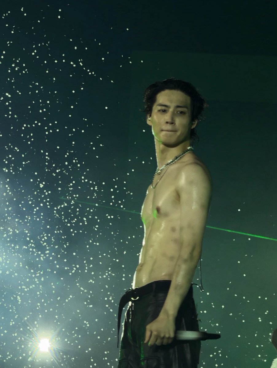he’s insane actually… 
#JAYB #GOT7_NESTFESTinBKK #GOT7_NESTFESTinBKK_Day1
