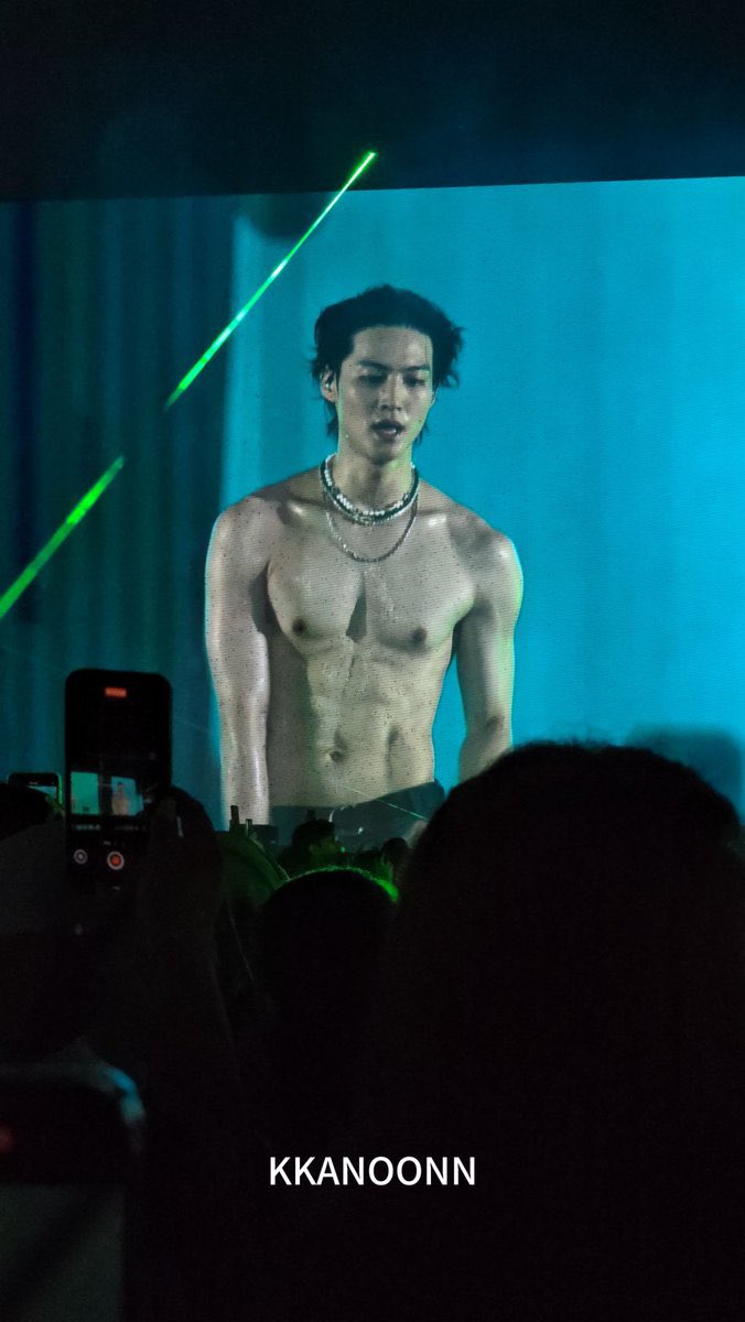 virtudef's tweet photo. he’s insane actually… 
#JAYB #GOT7_NESTFESTinBKK #GOT7_NESTFESTinBKK_Day1 https://t.co/y4Pi1wIk42