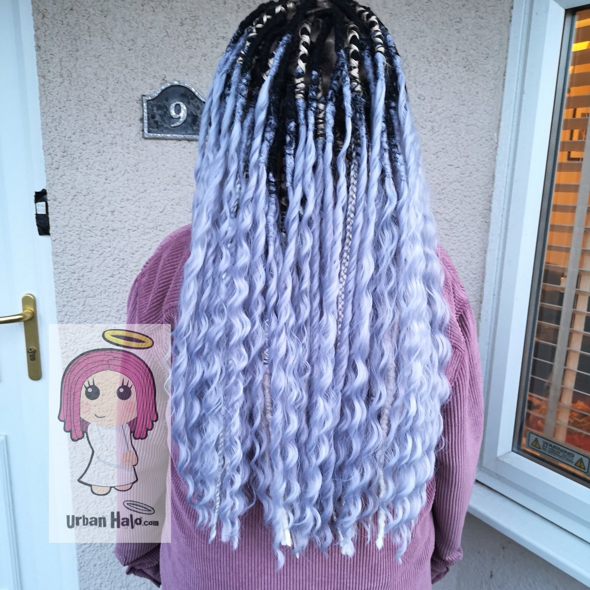 Urban_Halo's tweet image. Loose curly/wavy styles are really kicking off this year, so it's time for a repost of Claire's lovely colour changing set of silver/grey/baby blue/lavender dreads! 🤍🩶🖤😇

#urbanhalouk #dreadlocks #dreadextensions #hairinspo #fyp