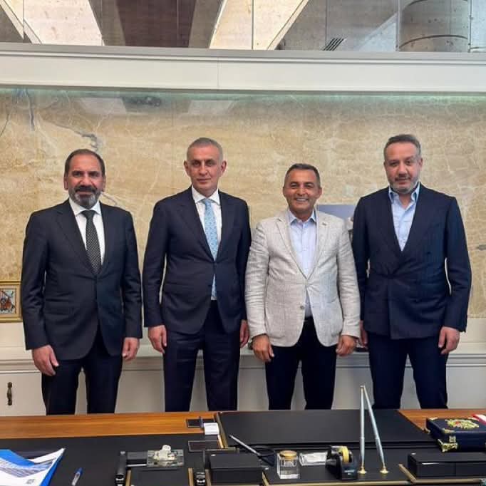 The visit of Turkish Football Federation President İbrahim Hacıosmanoğlu, Deputy President Mecnun Otyakmaz and Antalyaspor President Sinan Boztepe to Manavgat Mayor and Manavgat Belediyespor Club President Niyazi Nefi Kara just 2 days before the championship match has cast a