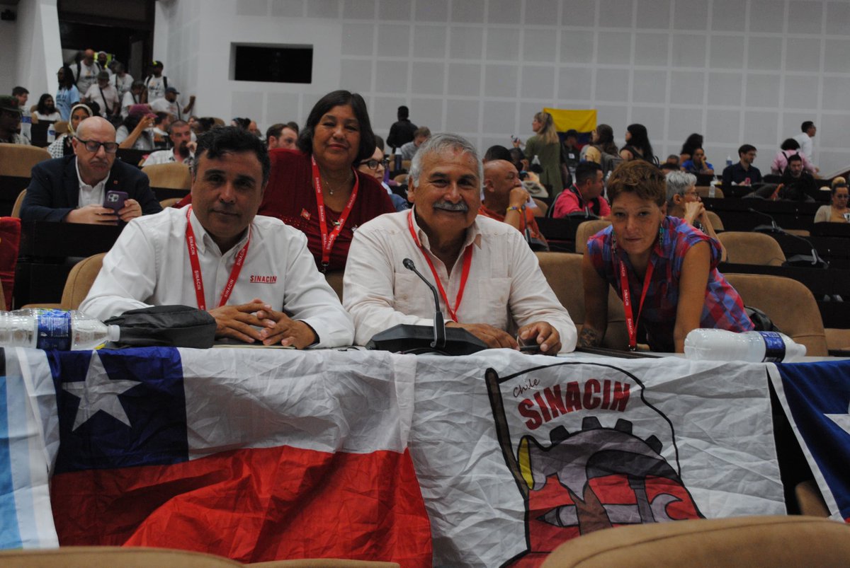 CubaMINREX's tweet photo. Amigos de Cuba, sus voces son el eco global de nuestra resistencia. 

Cada intervención, cada palabra, es un abrazo a #Cuba 🇨🇺. Agradecemos su valentía por alzar la bandera de la solidaridad en sus naciones. 

¡La Revolución no se detiene! 

¡Gracias, gracias y gracias! https://t.co/rY9pZCD9AU