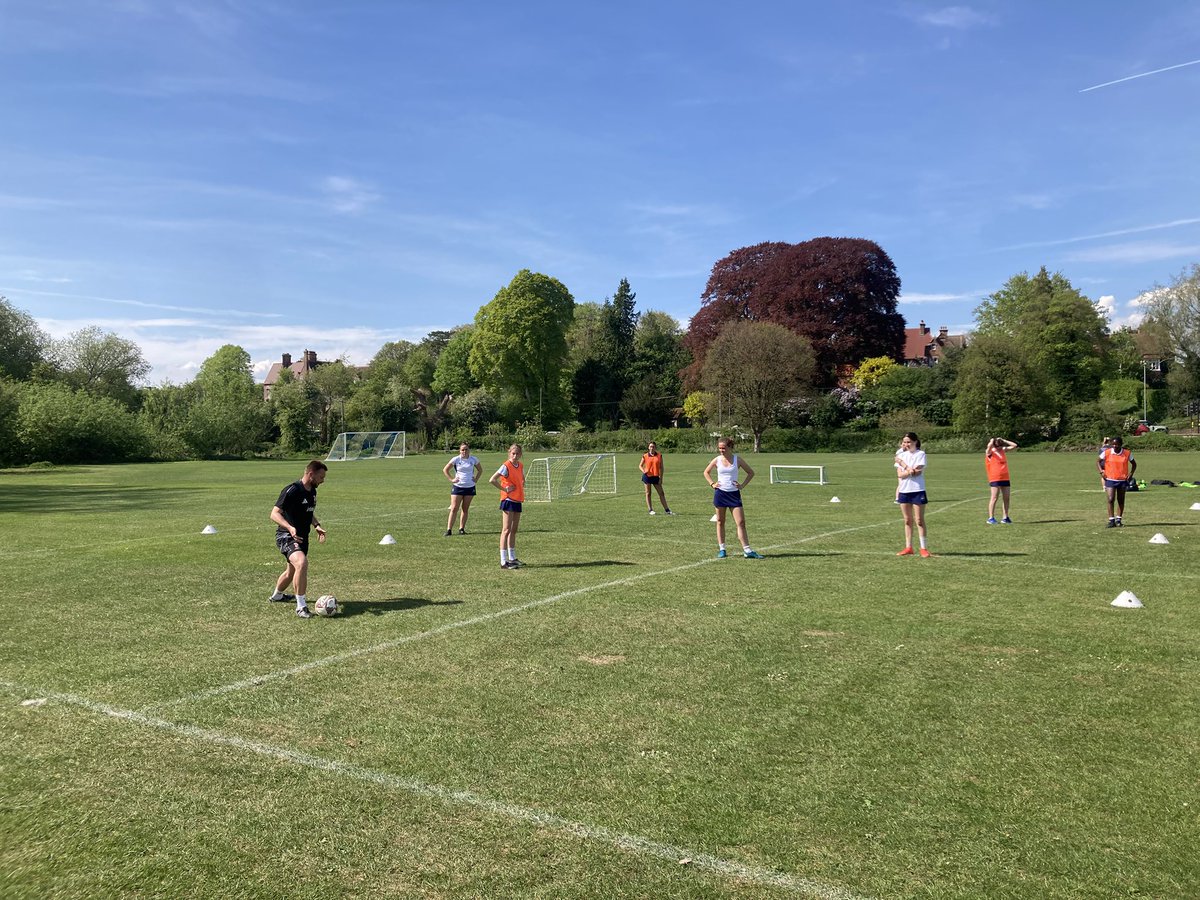 MCol_Football's tweet photo. Brilliant to have @STFCfoundation and 1st XI coach Andy deliver a session for the Girls on watermeadows yesterday - a baking hot day but some pleasing learning in show. We look forward to welcoming you back later in the term ⚽️🤝 https://t.co/zIyzGaLrLS