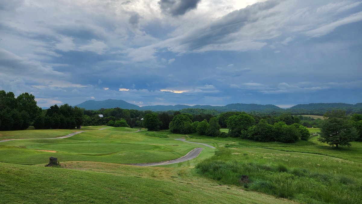Morning views like this are a great way to feel connected to #NationalGolfDay