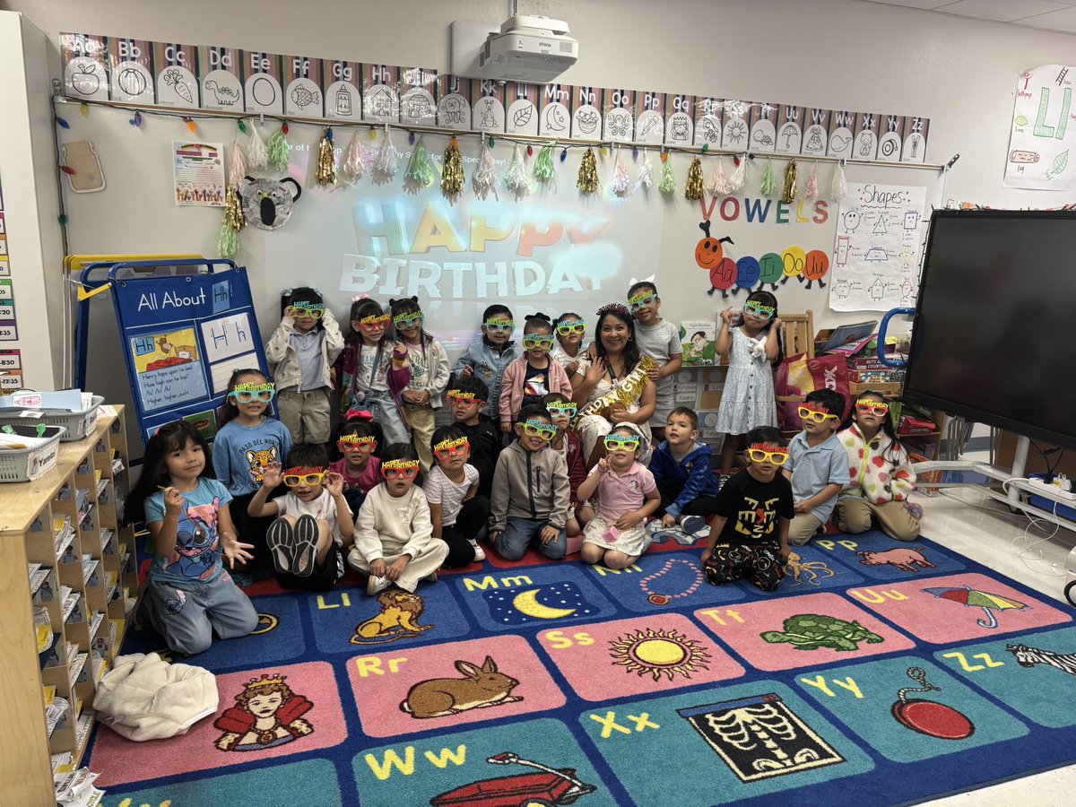Zaira Reyes (@zreyes_pdn) on Twitter photo Bringing in 33 with my favorite little humans ♥️🎉🥳 <a href="/MSmith_PDNFAA/">Melissa Smith</a> <a href="/AEscobar_PDNFAA/">Angie Escobar, M.ED</a> <a href="/ESanchez_PDNFAA/">Erin Sanchez</a> Bringing in 33 with my favorite little humans ♥️🎉🥳 <a href="/MSmith_PDNFAA/">Melissa Smith</a> <a href="/AEscobar_PDNFAA/">Angie Escobar, M.ED</a> <a href="/ESanchez_PDNFAA/">Erin Sanchez</a>