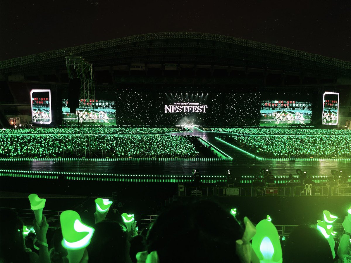 tuanxcoco's tweet photo. Thank you GOT7 for such an amazing memory 💚
This is so beautiful 🌌
GOT7 forever ♾️ 

@GOT7Official 
#GOT7_NESTFESTinBKK_Day1 https://t.co/yqOBQbxyvg