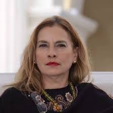 Beatriz Gutiérrez Muller, esposa de Andrés Manuel López Obrador, destacada por su insistir que España pida perdón a México por sus actos en el siglo XV, fue a la embajada Española en México a solicitar la ciudadanía de ese país.
¿Y usted que opina?