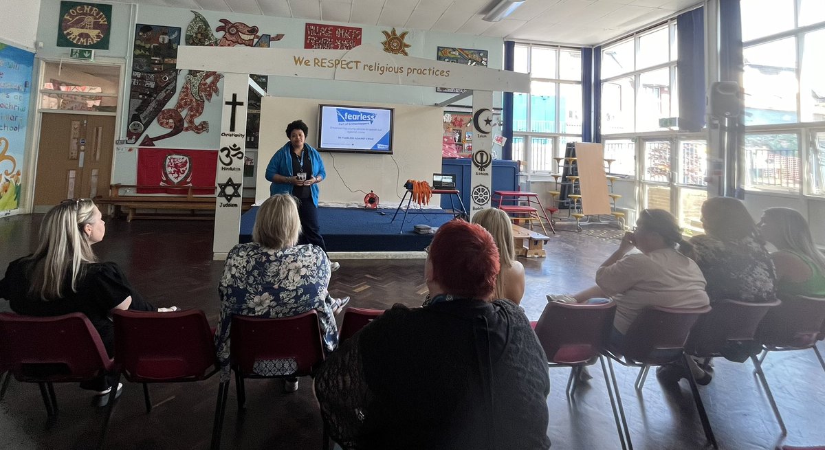 Diolch yn fawr to the parents/carers/family who were able to attend (on this sunny afternoon) the Fearless Programme. Important information, workshop &amp; scenarios. We’re better informed on knife crime, safeguarding &amp; anti-social behaviour from this excellent event.⚠️🔪