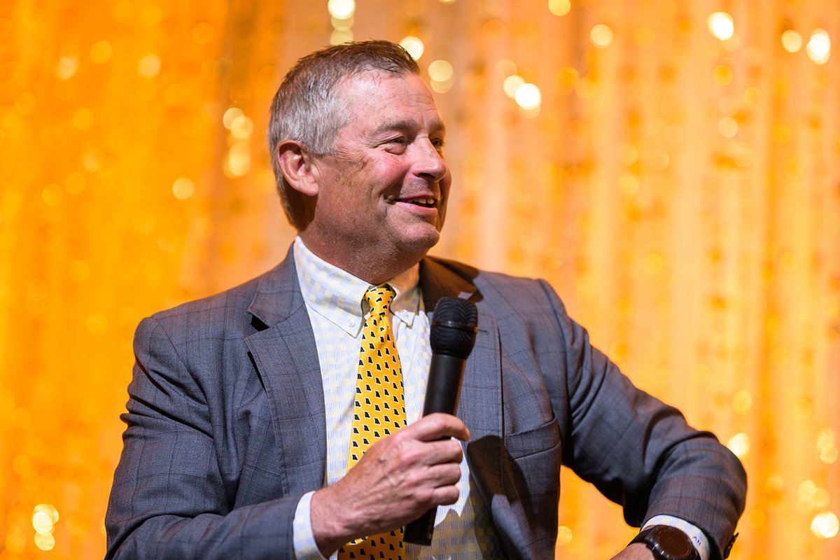 Mizzou Alumni (@mizzoualumni) on Twitter photo Andy Hill, BA ’85 🎤
A Mizzou alum and longtime coach, Andy shared stories from the field—from his time coaching the Tigers to helping the <a href="/Chiefs/">Kansas City Chiefs</a> win big as assistant coach of special teams. Andy Hill, BA ’85 🎤
A Mizzou alum and longtime coach, Andy shared stories from the field—from his time coaching the Tigers to helping the <a href="/Chiefs/">Kansas City Chiefs</a> win big as assistant coach of special teams.