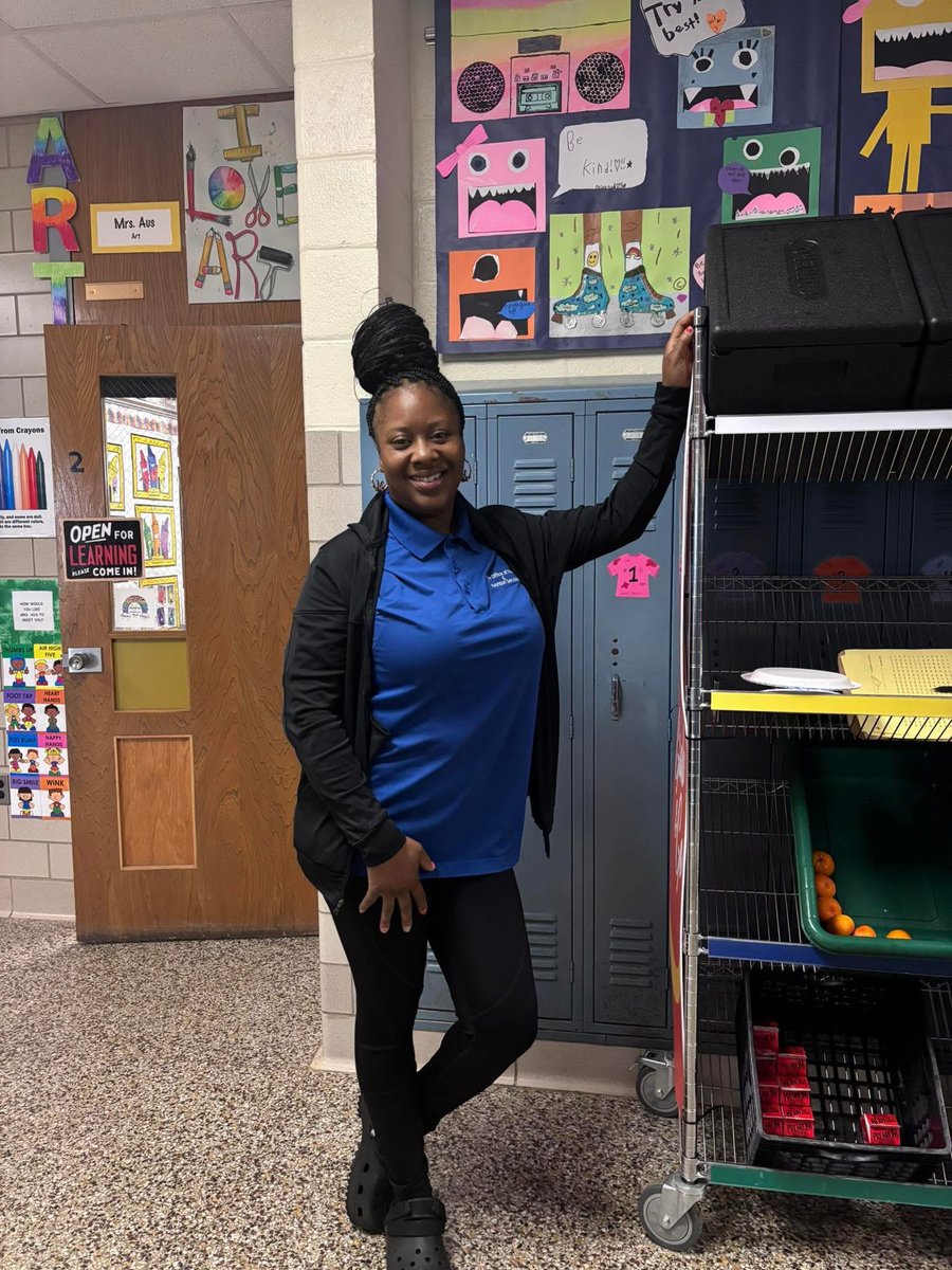 Happy School Lunch Hero Day to Ms. Twamica and the entire Nutrition Support Staff! Thank you for ensuring all RES students have breakfast and lunch everyday! We appreciate you 🐾💚💙