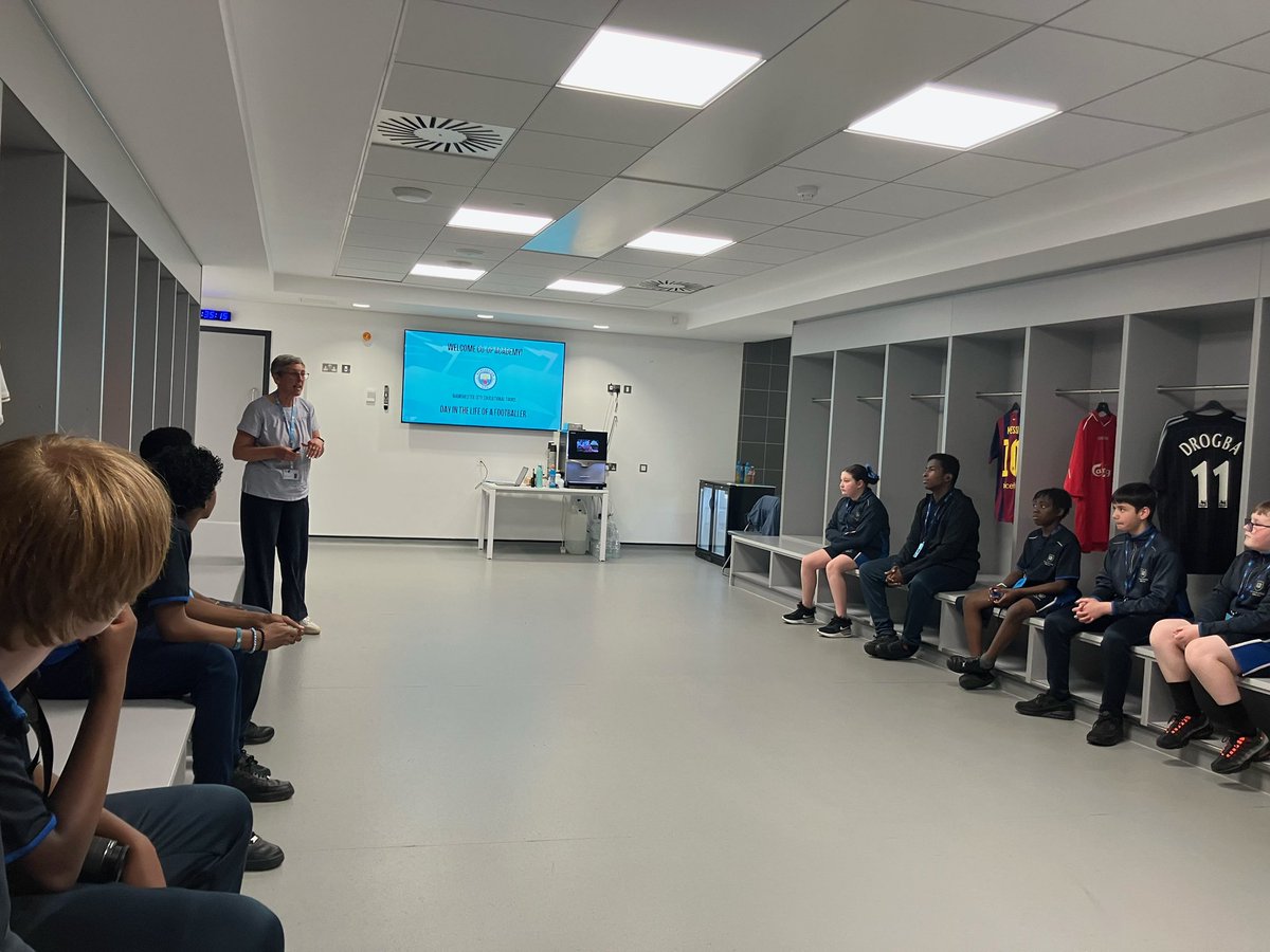 Mr Roylance tweet media