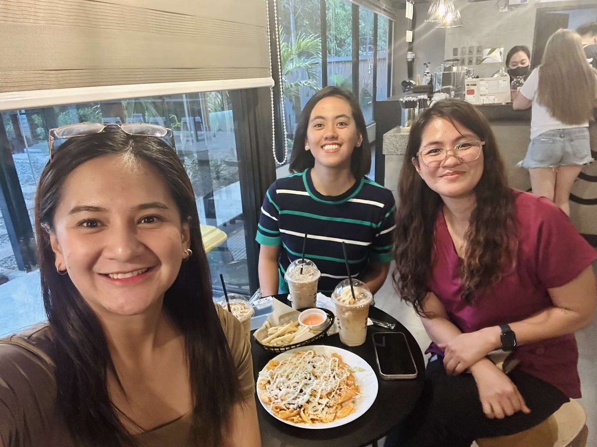 mjjoyespiritu's tweet photo. The trio that planned for almost a year. https://t.co/4vvzzmaCA5