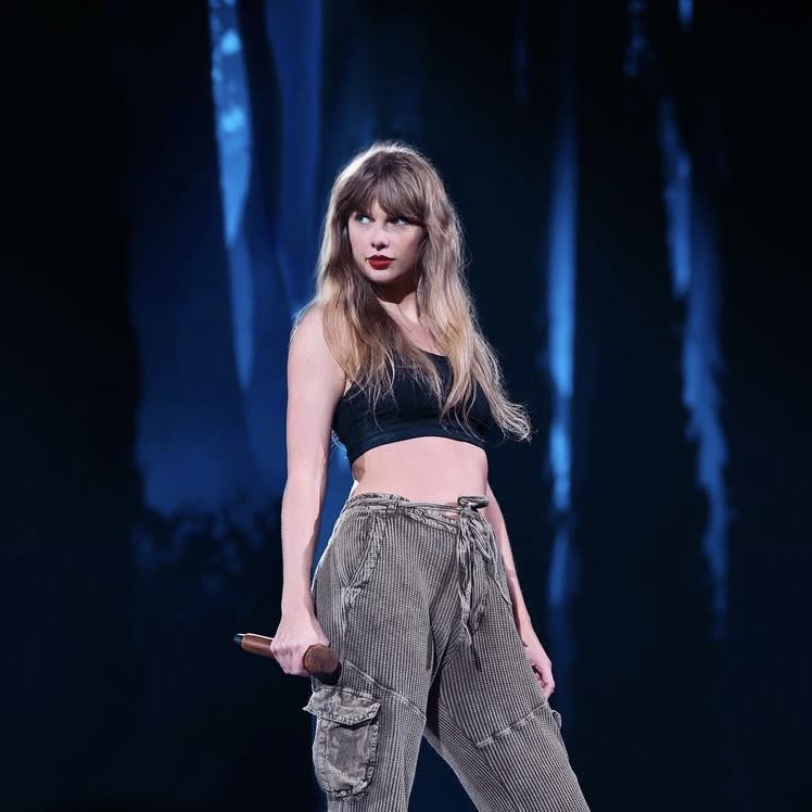 is this my most taylor coded face card yet