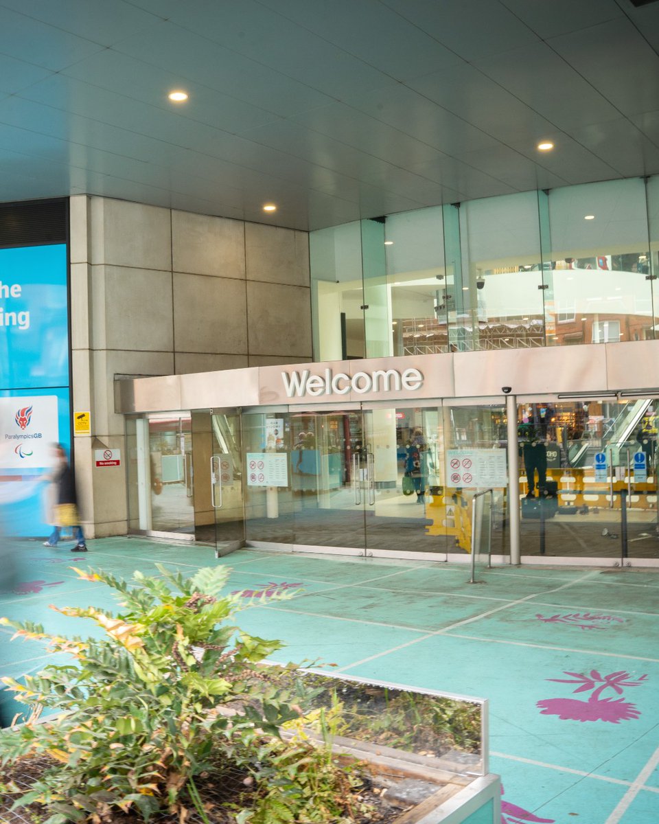 London, the long weekend has officially begun! 👀 🛍️

We will be open as usual this weekend and 7am - 12.30am on bank holiday Monday. ⏰

Please check individual brand websites for specific opening hours.