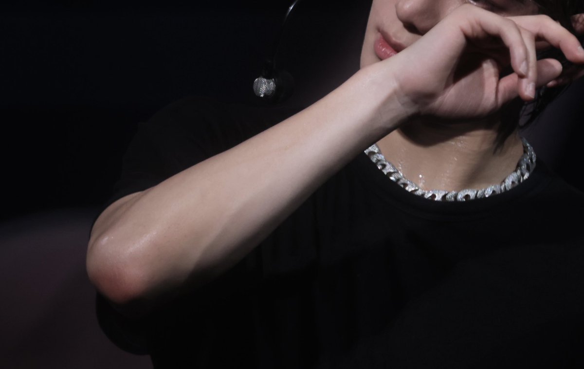 boboJWoo's tweet photo. 너무 섹시...😇😇

#정우 #JUNGWOO #NCT127 #NCT 
#NCT127_NEOCITY_THE_MOMENTUM_MACAU https://t.co/b7uGMIty75
