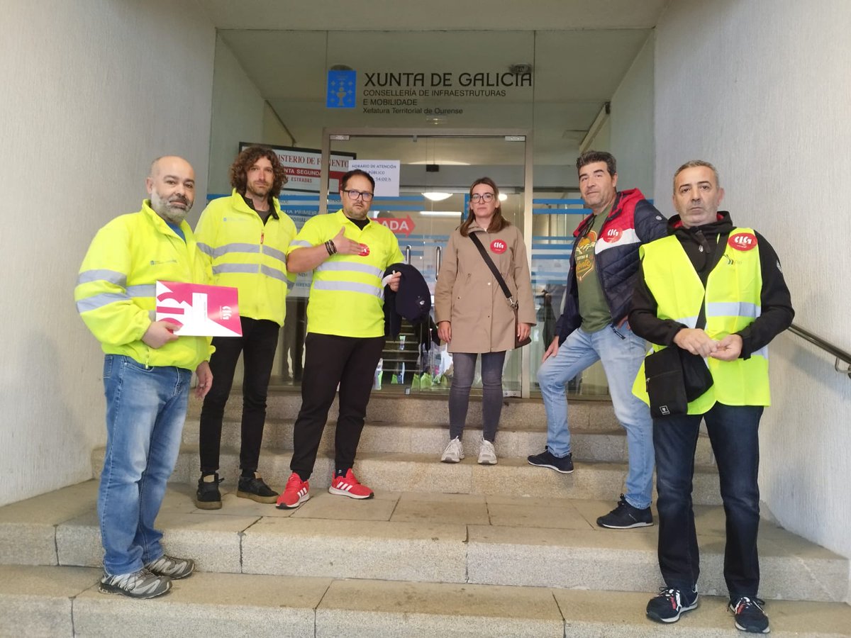 galizaCIG's tweet photo. 📌Persoal de conservación de estradas da #Xunta en #Ourense mobilízase para reclamar melloras
👉Desenvolveu unha protesta na sede ourensá da Axencia Galega de Infraestruturas, da que depende a Rede Autonómica de Estradas
ℹ️ https://t.co/DOUVhO8S2D
#extraco #misturas @fcmcig https://t.co/RhSHYSxuyr