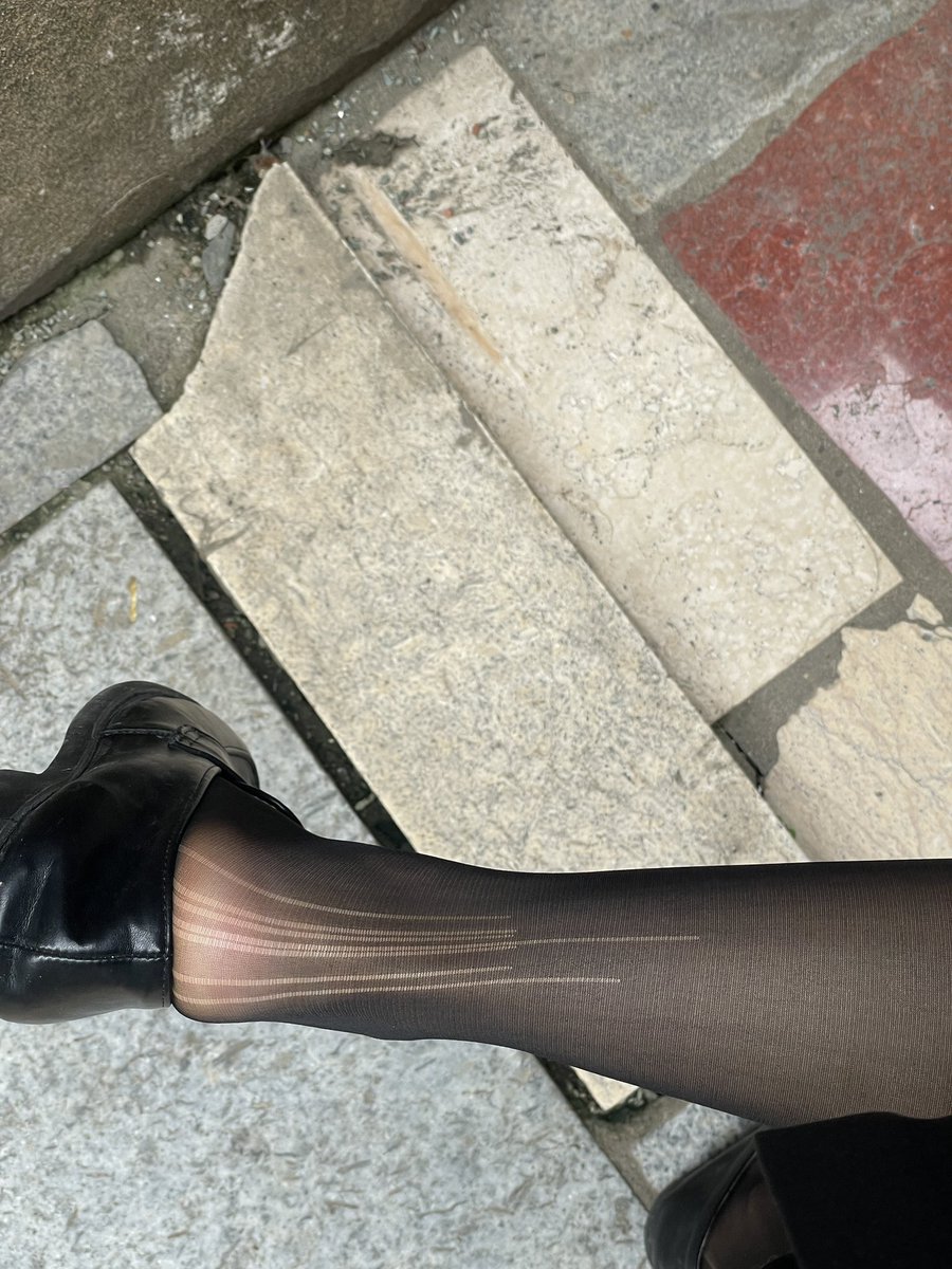 DeriZj's tweet photo. 碎碎念 感觉还是适合在推上说
上个月去在杭州当女s的好闺闺家里玩
她在调狗的时候我在旁边看or陪调 可以算得上人生奇妙经历了吧哈哈
结束了听到🐶说体验感很好很有感觉 内心满满的成就感🥹 觉得做兼职女s也蛮好玩的  #女s #杭州女王 https://t.co/mF2RKndoW7