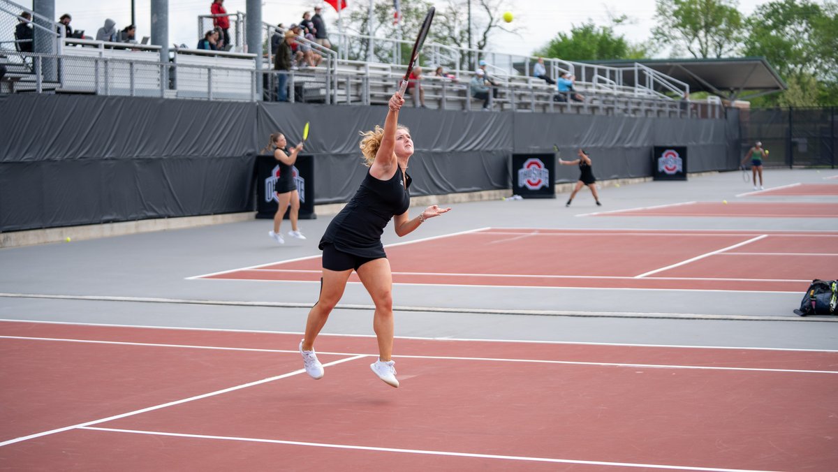 📸 from today's singles matches!

#ChicagosCollegeTeam
